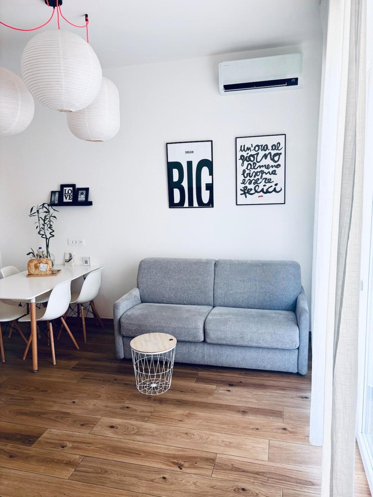 M4 White Monolocale Moderno E Funzionale Apartment Скандичи Екстериор снимка