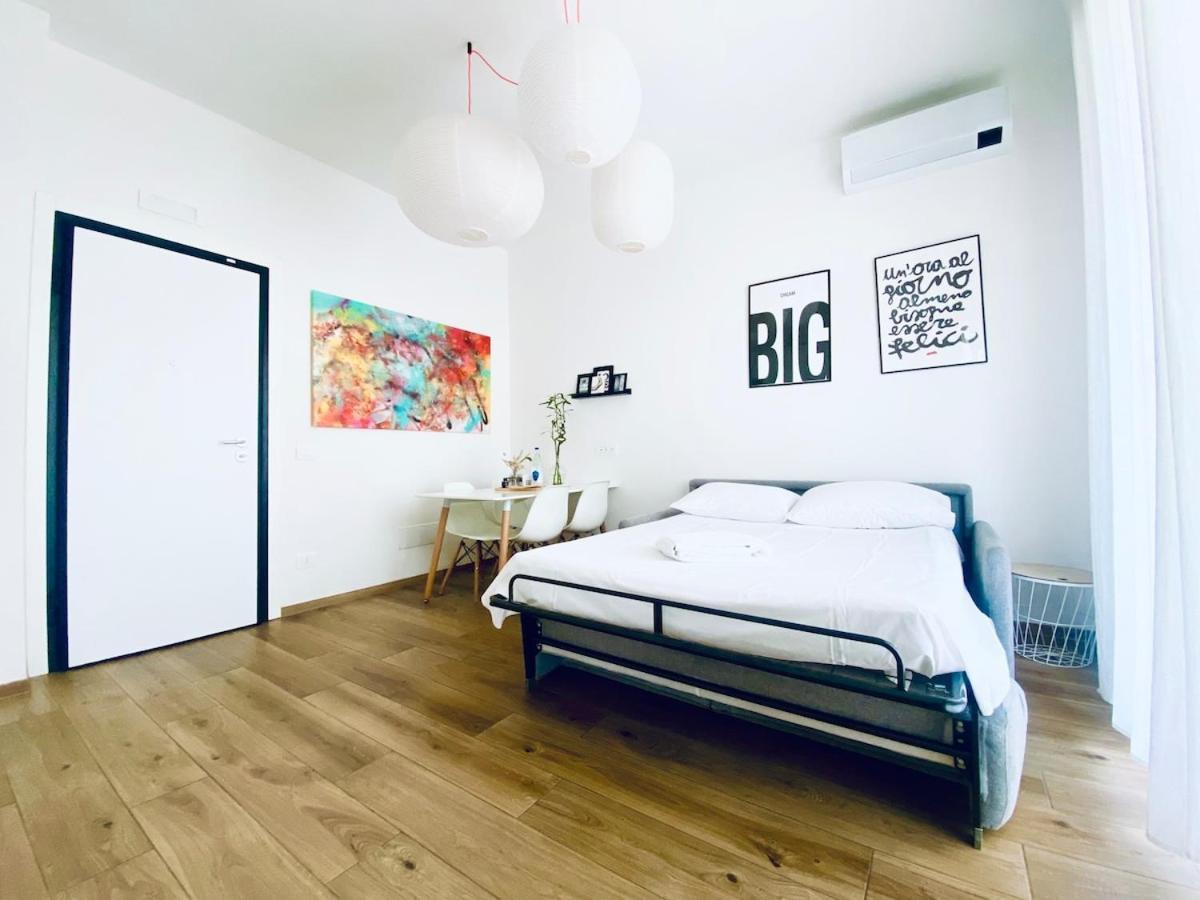 M4 White Monolocale Moderno E Funzionale Apartment Скандичи Екстериор снимка