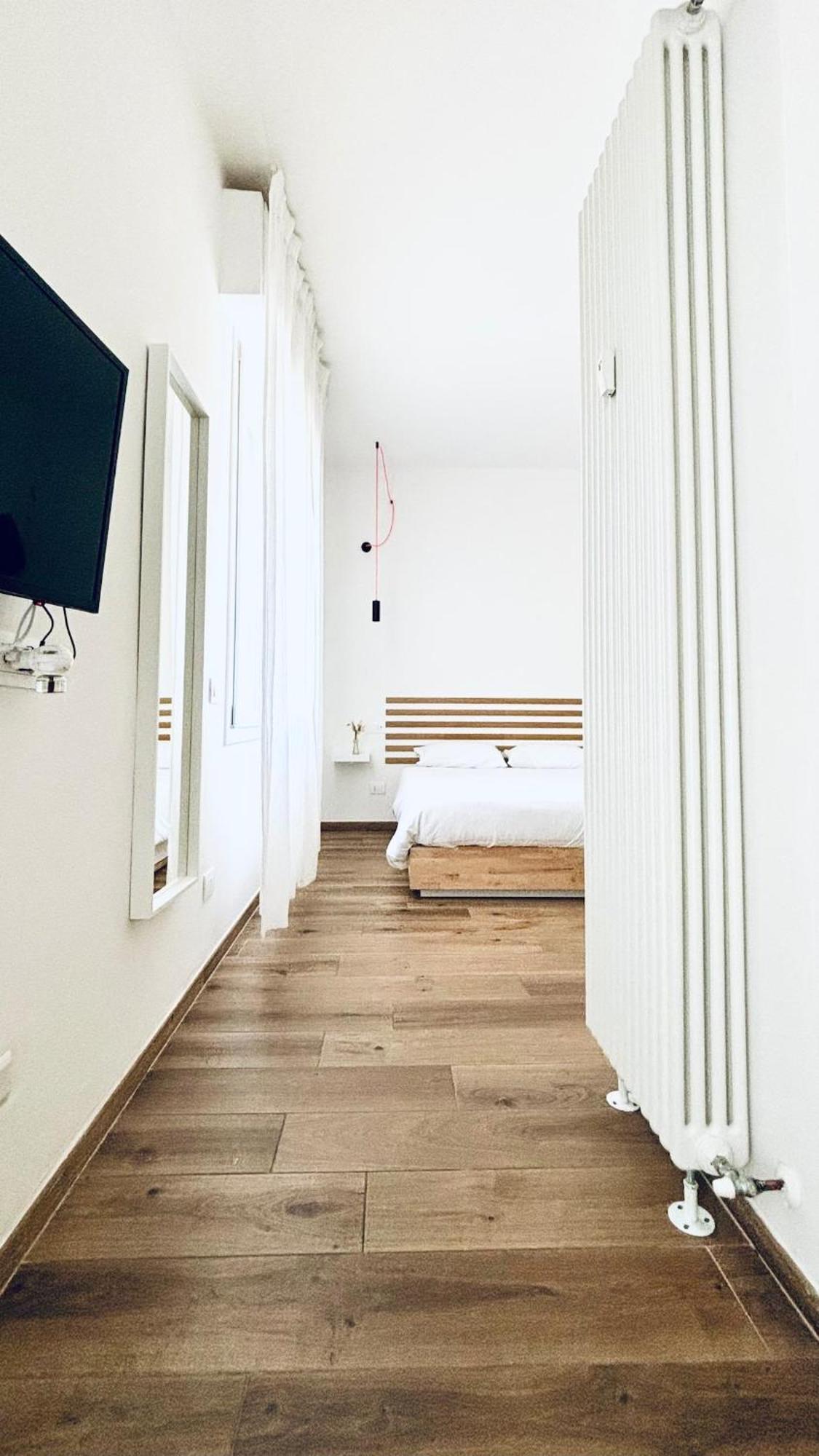 M4 White Monolocale Moderno E Funzionale Apartment Скандичи Екстериор снимка