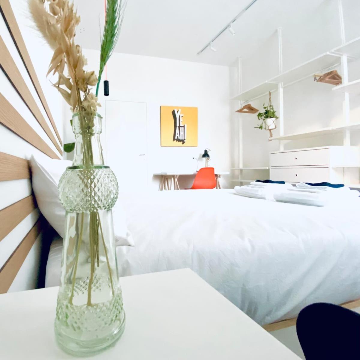 M4 White Monolocale Moderno E Funzionale Apartment Скандичи Екстериор снимка