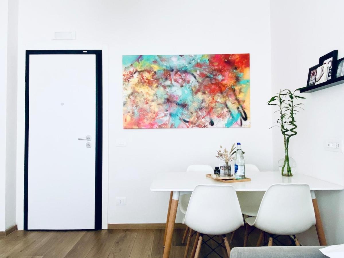 M4 White Monolocale Moderno E Funzionale Apartment Скандичи Екстериор снимка